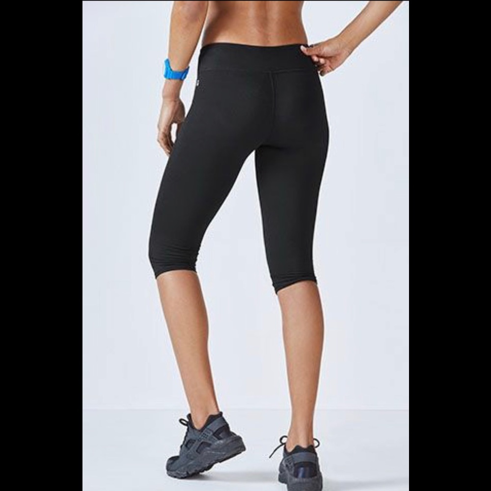 Fabletics Salar Crop Leggings NWT